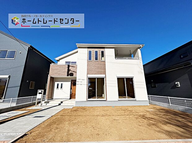 【現地外観写真】７号棟　写真だけでは伝わらない、この場所ならではの明るさや、心地よい空気感を、ぜひ現地でご体感いただきたいと存じます。まずはご予約の上、お気軽にお越しくださいませ。