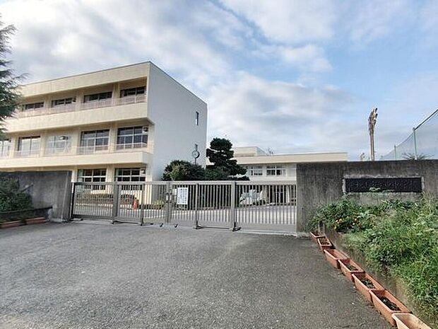 東松山市立東中学校（約1,800m）