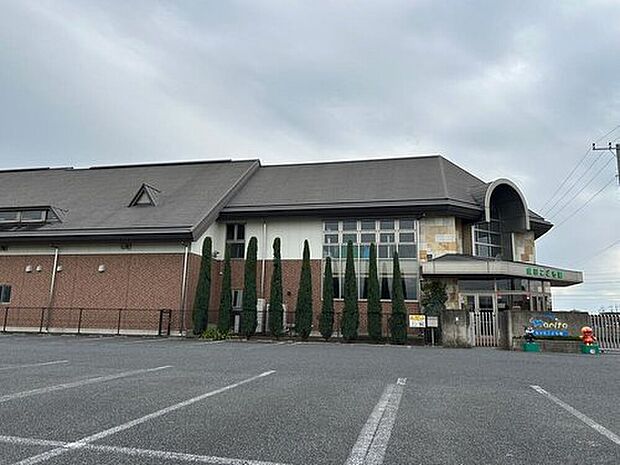 成田こども園(約940m)