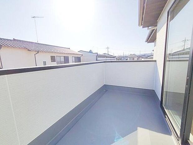 【バルコニー】☆1号棟☆
広々したバルコニーです。