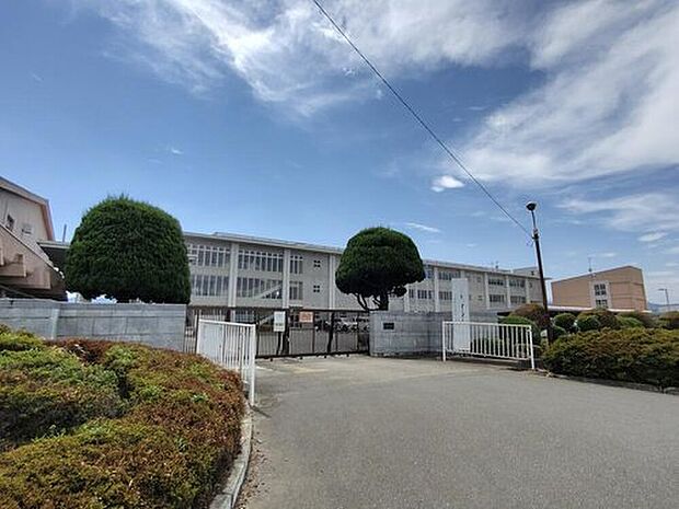 美里町立美里中学校(約3,200m)