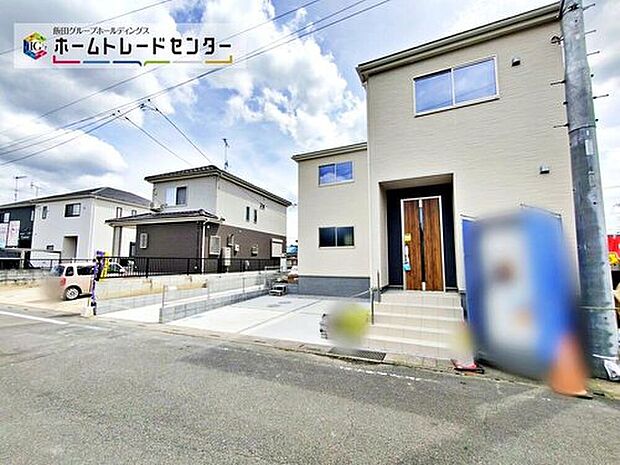 【前面道路含む現地写真】◆飯田グループホールディングス唯一の販売専門会社、ホームトレードセンターの社員が直接、物件をご案内いたします♪一生に１度の住宅購入を素敵なものにできるよう、お客さまと一緒に考えご提案します。