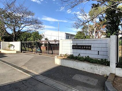 鴻巣市立吹上中学校 750m(徒歩10分)