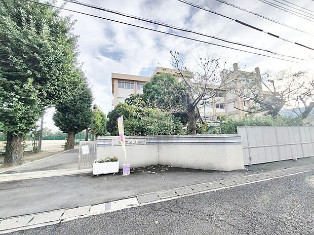加須市立昭和中学校（約1,800m）