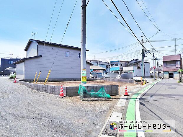 【現地外観写真】気になった物件すぐにご見学対応させていただきます♪平日・お仕事帰りなど、いつでもご案内可能です♪周辺環境と併せて、実際に現地をご確認ください♪青空は生成AIで合成したものです。