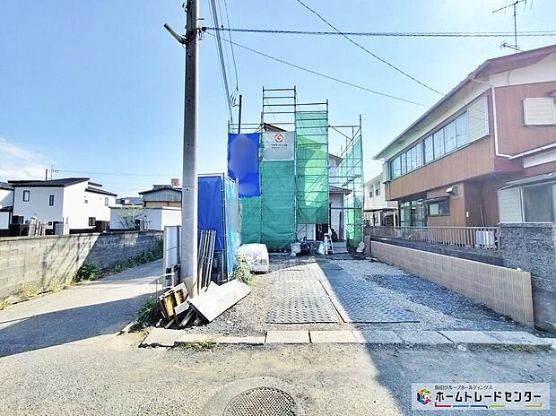 【前面道路含む現地写真】この街で・この家で暮らしたいと思わせる理由を是非現地でお確かめ下さい。これだけではない魅力が、現地できっと見つかる!お問合せをお待ちしております!