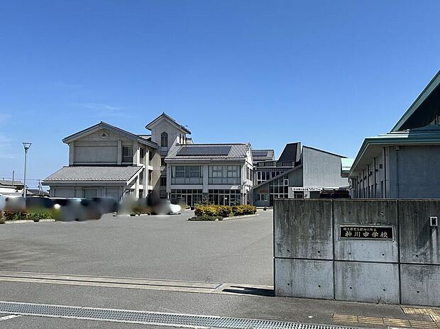 神川町立神川中学校（約3,700m）