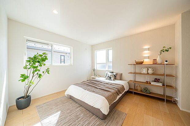 ■3号地主寝室落ち着いた色合いのアクセントクロスがシックな雰囲気を演出する主寝室は約9.1帖（ワークスペースを含む）の広さ。ワークスペースは、お仕事や趣味など様々なことに活用できます。