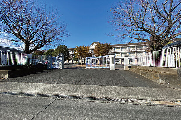岩松北小学校（約1,082m）