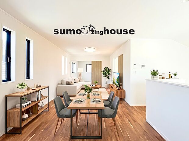 床面は自然のぬくもりが感じられるナチュラルな木目調のフローリングを採用しており、様々なデザインのインテリアや家具とも合わせやすく、温かみあふれるシックで落ち着いた居心地の良さです。(家具等はCGです)