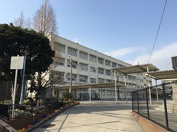横浜市立大曽根小学校（約700m）