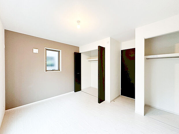 【居室】各部屋にクローゼット完備。ゆとりの収納で片付けも掃除もテキパキ完了。もちろん、子ども部屋にもクローゼットがあるので、早くから「自分で片付け」の習慣が身につけられます。