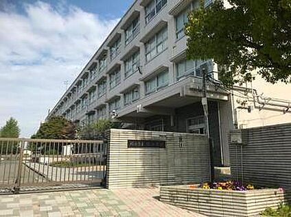 横浜市立鉄小学校 1300ｍ
