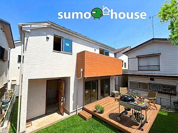 【洗練されたデザイン】長く愛着を持って住んで頂きたいからこそ飽きのこないシンプルな色目に仕上げました。外壁には耐久性・防汚性に優れたサイディング材を使用しております！(外構等はCGです)