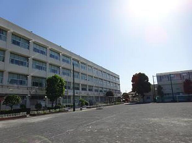 横浜市立新吉田小学校（約700m）