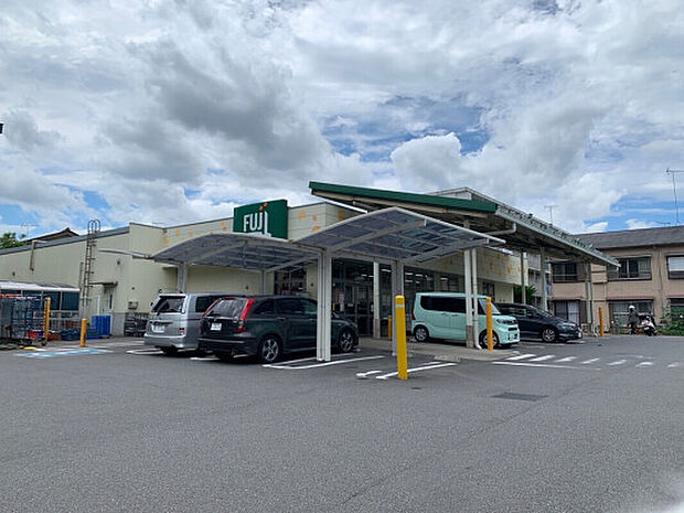 Fuji菅田店（約1,230m）