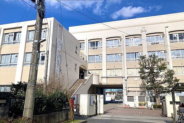 川崎市立西高津中学校（約640m）