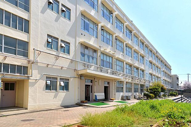 横浜市立篠原中学校（約800m）