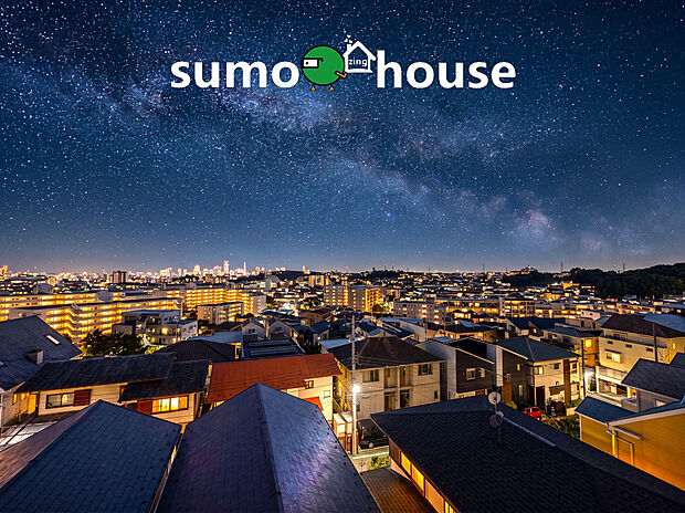 【横浜の夜景と満天の星空を楽しめる眺望！】夜には横浜の美しい夜景を静かに眺めることができ贅沢な時間を過ごせます。広い空を身近に感じながら椅子を置いてカフェタイムも楽しめます。爽やかな風が通り抜け日々の暮らしに心地よい癒やしを与えてくれます。