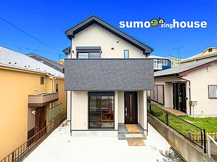駐車並列2台可能な新築オール電化デザイナーズ住宅