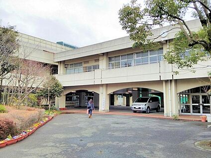 横浜市立鴨志田中学校 700ｍ