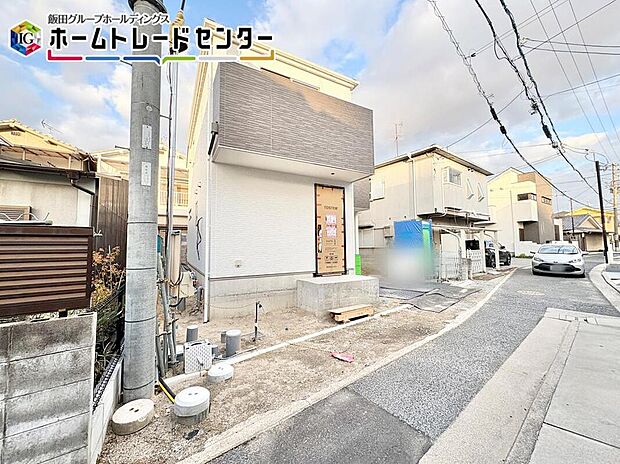 戸建のメリットは何といってもゆったり建っていること。車や自転車などおうちから出てすぐに使用可能♪