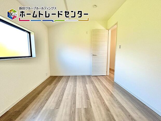 全居室に収納を完備しておりますので、いつでもお部屋をすっきりとお使い頂けそうです。自分好みのインテリアやレイアウトを考えるのも楽しみです。