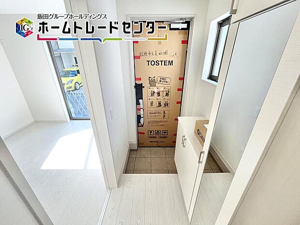 【玄関】玄関のシューズボックスは大容量で4人家族でも安心です！お客様を迎える玄関をいつもスッキリさせられます♪