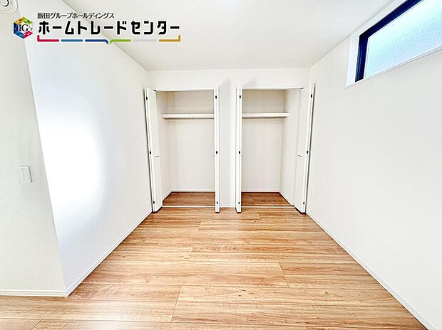 【収納】居室に収納を完備しておりますので、いつでもお部屋をすっきりとお使い頂けそうです。自分好みのインテリアやレイアウトを考えるのも楽しみです。