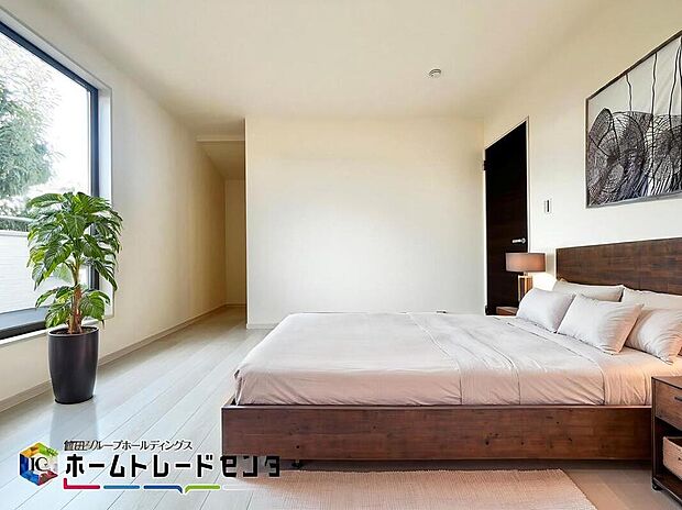 【リビング以外の居室】【バーチャルにて家具配置♪】
全２区画の分譲地！建物完成です！
実際の室内をご覧いただけます♪
高低差はありますが、階段は上りやすいです！