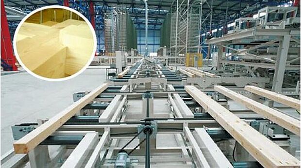 【高品質プレカット】プレカット材とは、CADシステムで構造計算して設計されたデータを基にコンピュータで加工された構造材。現場で木材を加工するに比べて、職人等の技量や気象等の不安定要素に左右されるず、均一な部材を調達。精度・強度の高い、高品質なプレカット材を使用しているから地震に強く安全な家になります。