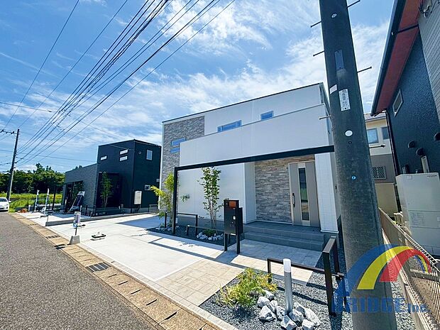 建売とは思えないほどのハイクラス仕様！！家事動線を考慮した奥様に嬉しい間取！！車好きの旦那様に嬉しいガレージ付き！！是非一度一目見て欲しい物件です！！　　　