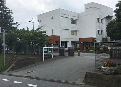 木更津市立太田中学校 1000ｍ(徒歩13分)