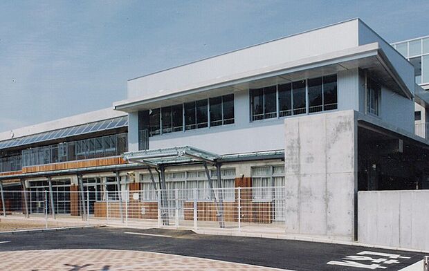 あやめ台幼稚園（約880m）