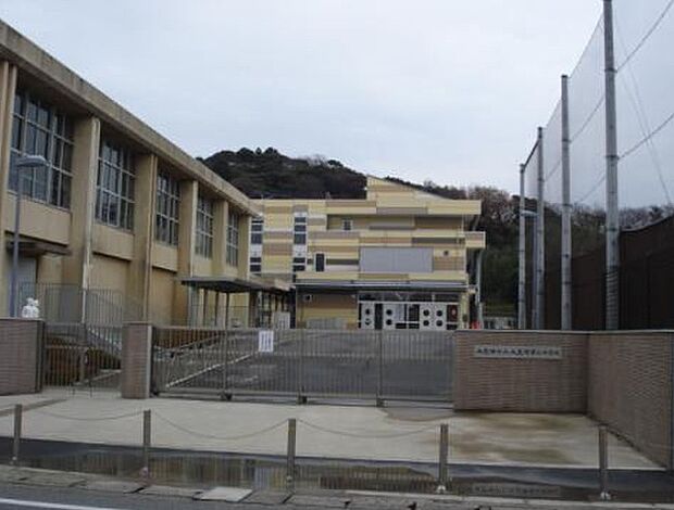 木更津第三中学校（約750m）