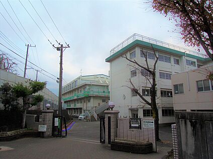 さいたま市市立大谷口小学校 850ｍ