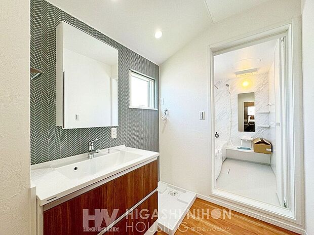 気持ちよく一日を迎え、スッキリと一日を終える大事なスペース。ご家族みんなが快適に身支度ができるようゆとりある空間となっております。