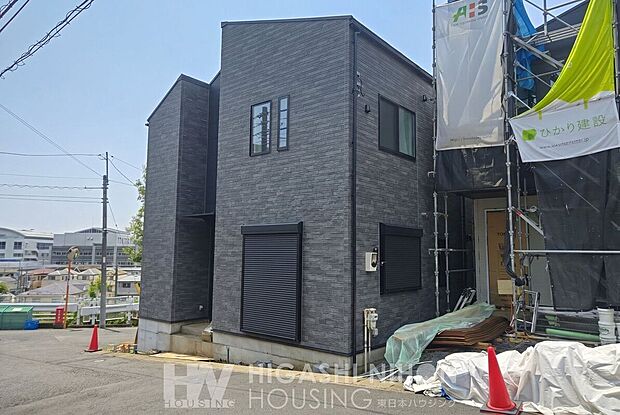 写真や資料だけでは伝わらない、現地ならではの魅力も丁寧にご案内いたします。実際に足を運んで、光や風、周辺環境の心地よさをぜひご体感ください。