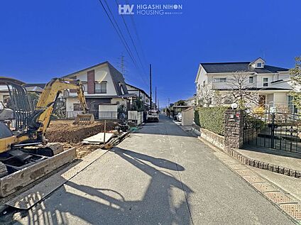 前面道路含む外観