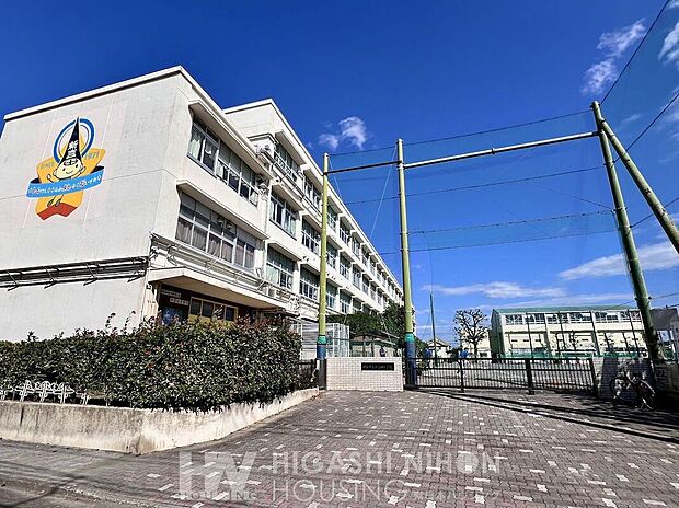 横浜市立新吉田小学校(約150m)