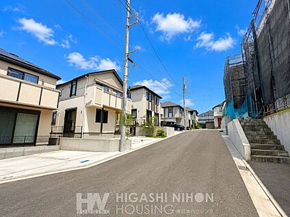 前面道路含む外観
