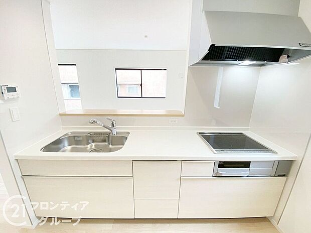 お手入れが楽に行える換気扇やステンレスワークトップは毎日お料理する奥様の味方!