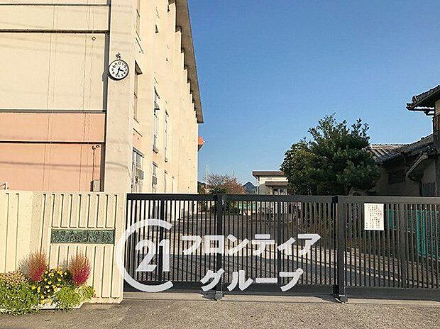 姫路市立花田小学校(約930m)