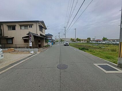 前面道路含む外観