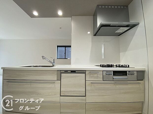 キッチンは、料理を楽しむための機能的な空間で、効率的な作業をサポートします