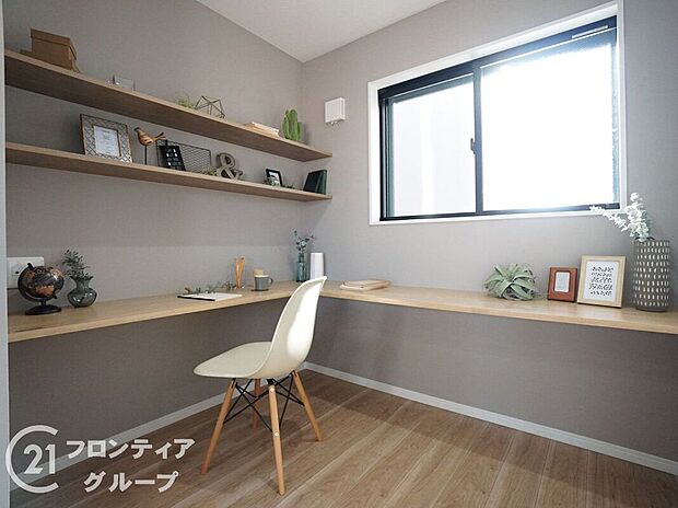 【その他】【施工例/書斎】憧れの書斎は在宅ワークや趣味のお部屋としてもご利用可能です。集中できる空間があると家族の時間と一人の時間にメリハリをつけることができ生活がより豊かなものになりますね