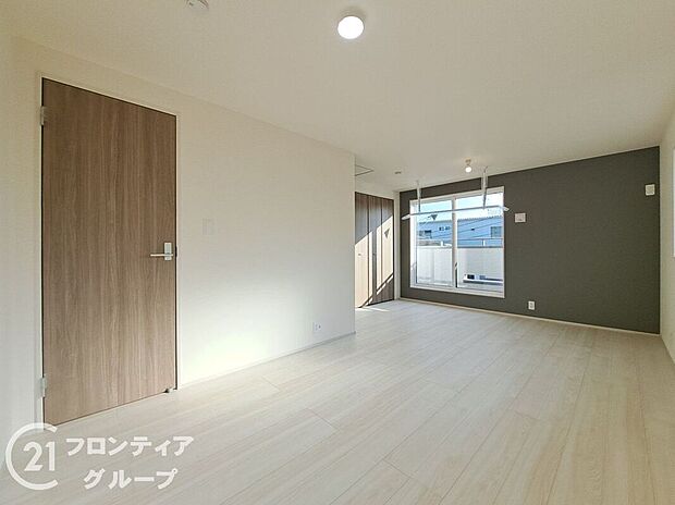 【子供部屋】子ども部屋や寝室に用途多彩な明るい洋室