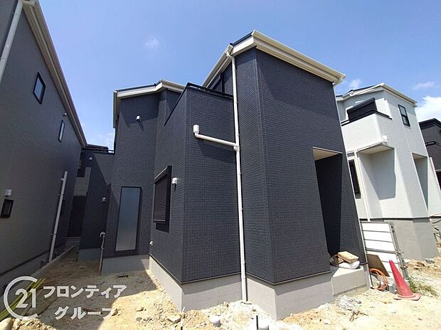 【駐車場】広々とした駐車スペースです♪