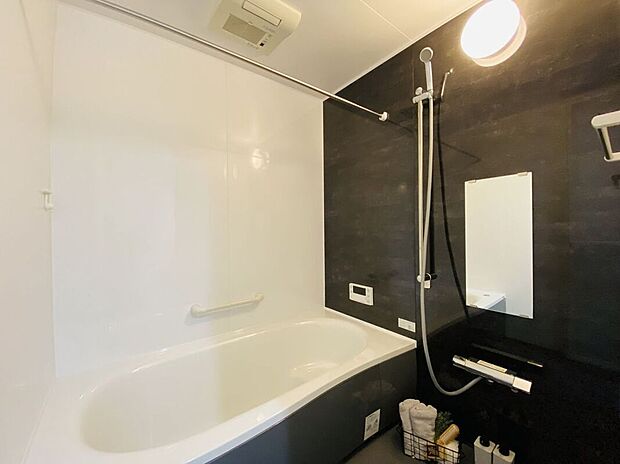 一坪サイズの浴室で一日の疲れも癒えます