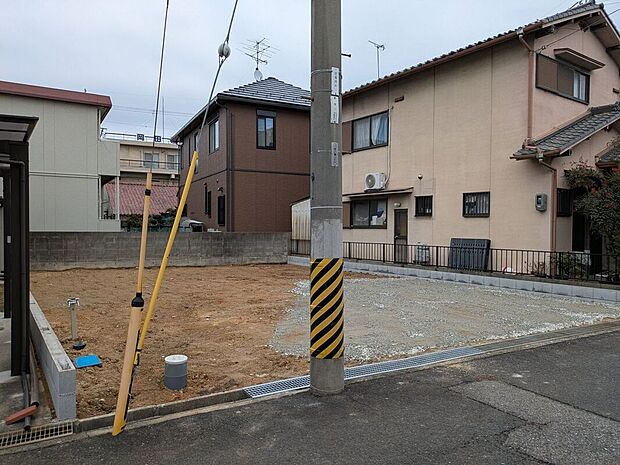 シンプルながらも存在感のある外観で、住む人を魅了し、日常に特別な時間をもたらす新築戸建てです